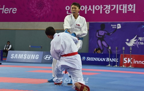 남자개인대련 55kg급경기에 참가한 송윤학선수(사진 리영덕기자)