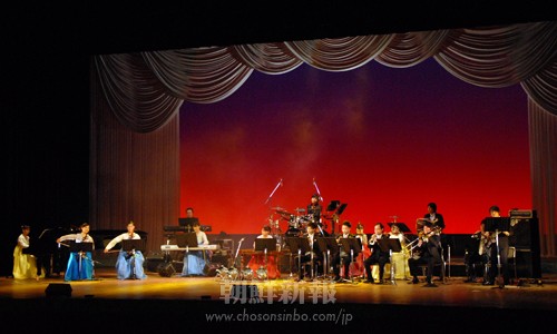金剛山歌劇団、福島で2014年初舞台／「明日も生きる！」エネルギー (1)