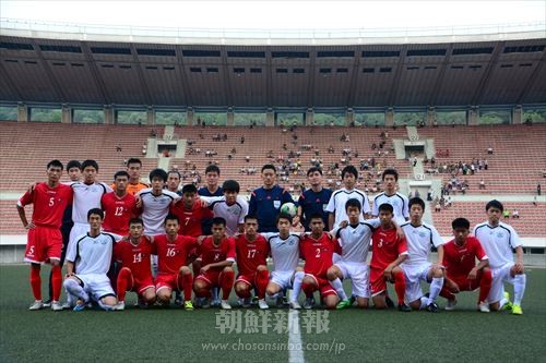 在日朝鮮学生サッカー代表団、祖国で代表選考会に参加 - 朝鮮新報