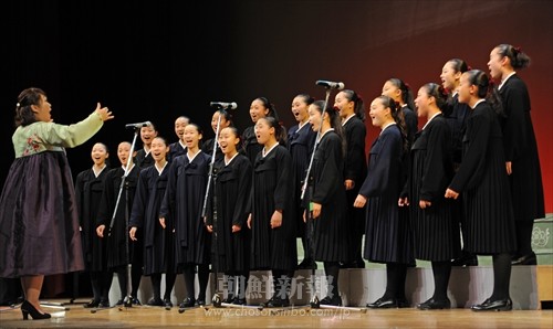 コンクールで優秀作品に選ばれた愛知中高高級部の合唱「ひまわりの歌」 