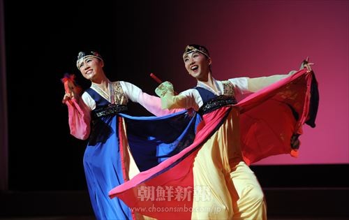 二人舞「鈴太鼓の舞」