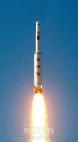 朝鮮が打ち上げに成功した地球観測衛星「光明星-4」号。（労働新聞より）