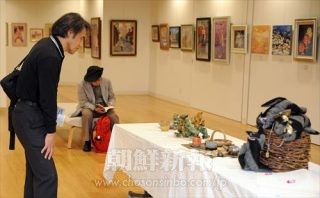 展覧会には絵画・書芸・写真・詩歌・工芸の５つの部門が設けられた