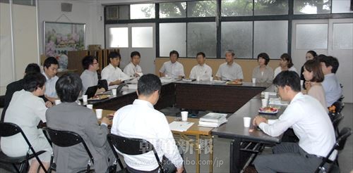 学校関係者と大阪弁護士会のメンバーによる懇談会