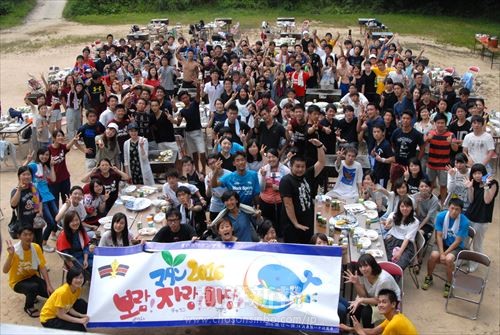 日本各地の同胞学生約200人の参加のもと、兵庫県で行われた「マダン～ポラム！チャラン！マダン！～」
