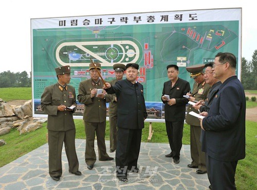 김정은원수님께서 미림승마구락부건설장을 돌아보시였다.(조선중앙통신)