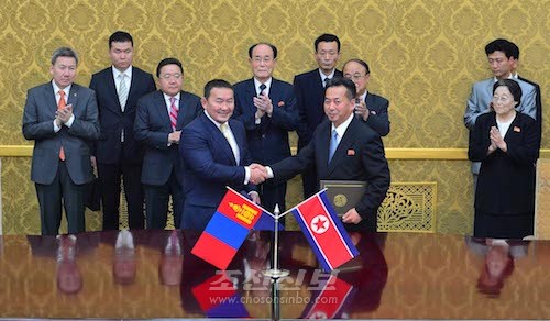 조선과 몽골사이의 공업 및 농업분야에서의 협조에 관한 협정과 문화, 체육 및 관광분야에서의 협조에 관한 협정이 28일 평양에서 조인되였다.(조선중앙통신)
