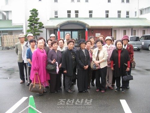 교또지역동포장수회 가을철합동려행 참가자들