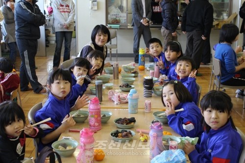 나가노에서 설맞이모임／학교를 거점으로 화목한 동포사회를