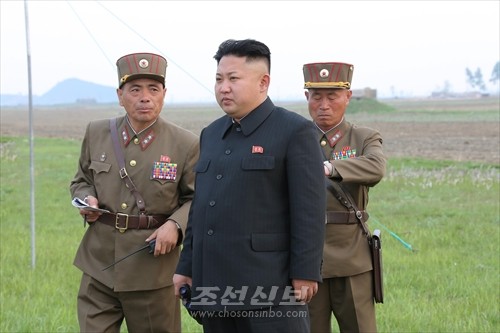 김정은원수님께서 조선인민군 제681군부대관하 포병구분대 포사격훈련을 지도하시였다.(조선중앙통신)