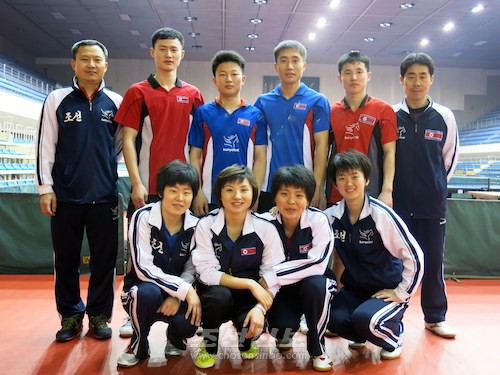 세계탁구단체선수권대회에 참가하는 조선선수들(사진 리태호기자)