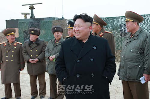 김정은원수님께서 조선인민군 제851군부대관하 녀성방사포병구분대들의 포사격훈련을 지도하시였다.(조선중앙통신)