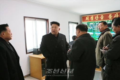 김정은원수님께서 평양메기공장을 현지지도하시였다.(조선중앙통신)