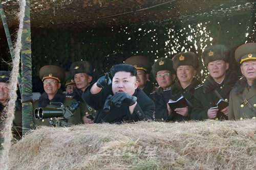 김정은원수님께서 적해상목표에 대한 군종타격훈련을 조직지도하시였다.(조선중앙통신)