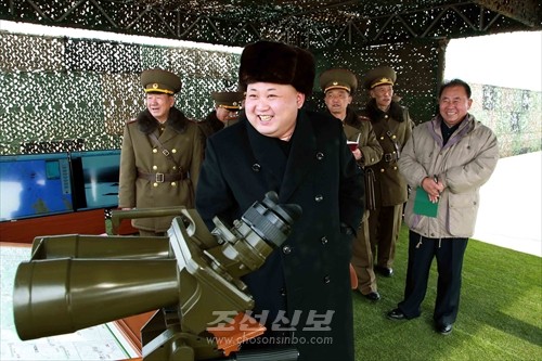 김정은원수님께서 섬화력타격 및 점령을 위한 연습을 조직지도하시였다.(조선중앙통신)