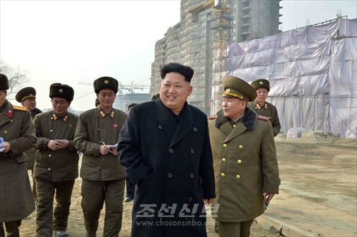 김정은원수님께서 미래과학자거리건설장을 현지지도하시였다.(조선중앙통신)