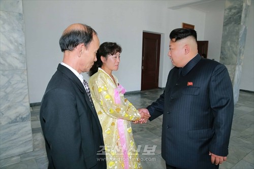 김정은원수님께서 도, 시, 군인민회의 대의원선거에 참가하시였다.(조선중앙통신)