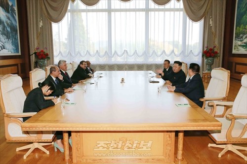 김정은원수님께서 꾸바공화국 국가대표단을 접견하시였다.(조선중앙통신)