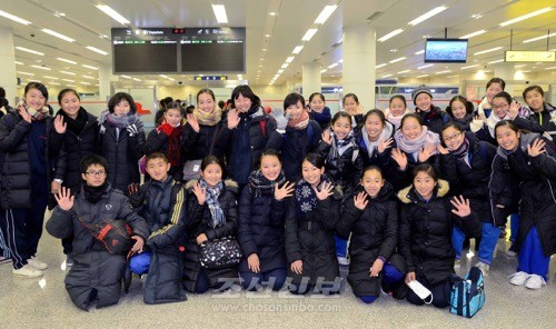 재일조선학생소년예술단 제2진(동일본지방)이 3일 평양에 도착하였다.(조선중앙통신)
