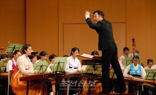 오사까조선민족악단 《가락》창립30돐기념 정기연주회