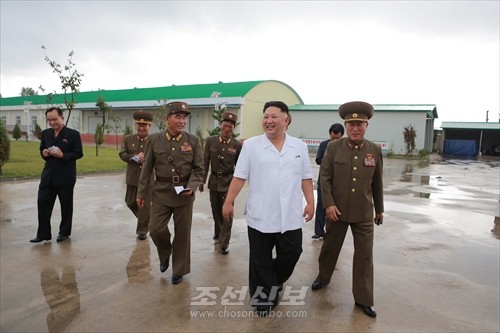 김정은원수님께서 조선인민군 제810군부대산하 어분사료공장을 현지지도하시였다.(조선중앙통신)