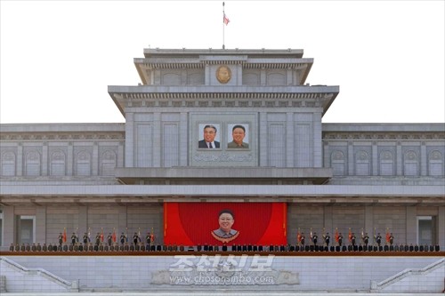 김정일장군님 서거 5돐 중앙추모대회가 평양에서 엄숙히 거행되였다. (조선중앙통신)