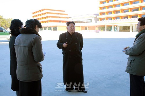 김정은원수님께서 새로 개건된 강원도 12월6일소년단야영소를 현지지도하시였다.(조선중앙통신)